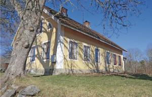 Beautiful Home In Högsby With Kitchen