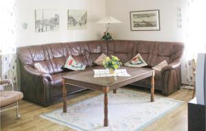 Two-Bedroom Holiday Home In Rottne