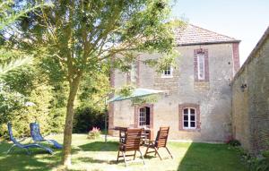 Maisons de vacances Beautiful home in Chicheboville with 4 Bedrooms and WiFi : photos des chambres