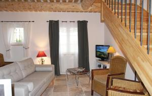 Maisons de vacances Stunning home in Pernes les Fontaines with 3 Bedrooms : photos des chambres