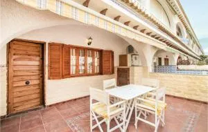 Four-Bedroom Holiday Home In Santa Pola - Elche