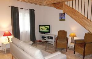 Maisons de vacances Stunning home in Pernes les Fontaines with 3 Bedrooms : photos des chambres
