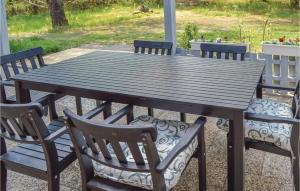 Nice Home In Färentunna