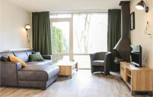 3 Bedroom Amazing Home In Vledder