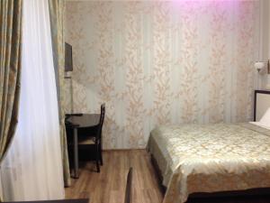 Standard Double Room room in Royal Hotel