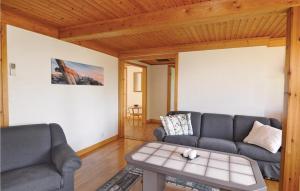 2 Bedroom Stunning Home In Uddevalla