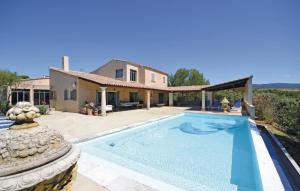 Beautiful home in Joucas with 2 Bedrooms, WiFi and Outdoor swimming pool