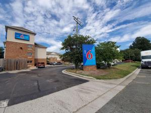 Motel 6-Richmond, VA - I-64 West