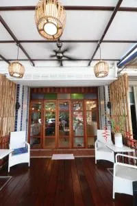 Little Jasmine by the River - Ban Dong Chaphlu