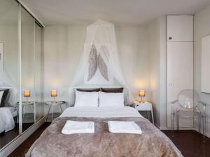 Carcavelos Beach&Bike House (view, parking, wi-fi)