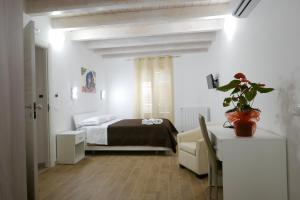 Opera Boutique Rooms