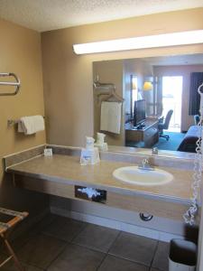 Deluxe King Room - Non-Smoking room in Days Inn by Wyndham El Paso Airport East