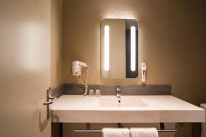 Standard Single Room room in ibis Paris Tour Montparnasse 15eme