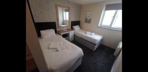 The Avenue Club and Lodge