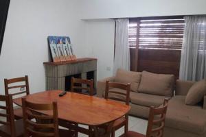 Departamento centrico y amplio, 6 personas, NQN.
