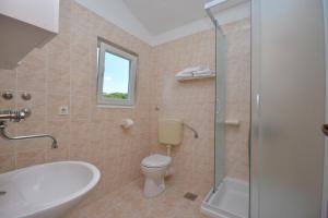 Apartments with a parking space Vinisce, Trogir - 14407