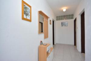 Apartments with a parking space Vinisce, Trogir - 14407