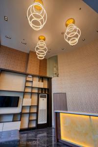 Griffin Hotel and Suites