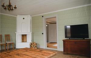 Gorgeous Home In Tranås With Kitchen