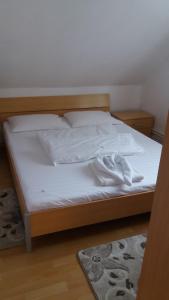 Double Room with Private Bathroom room in Casa Floare de Colt
