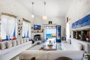 Amelia Beachfront Villa Kea Greece