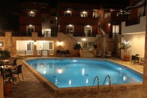 Kristi Apartments hotel, 
Crete, Greece.
The photo picture quality can be
variable. We apologize if the
quality is of an unacceptable
level.