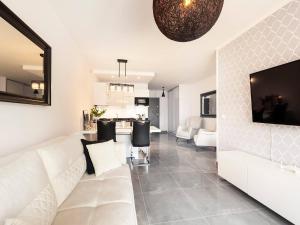 VacationClub - Pionierów 6 Apartament 9