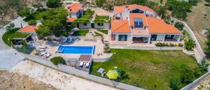 ISOLATED Five Star Luxury Villa With Private Pool 