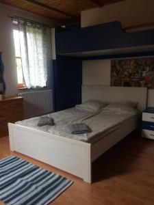 Cosy rooms on the lake near Budapest and the Airport