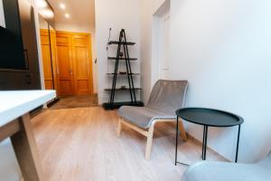 Central Comfort at Hanzas Residence, stay near Cafes, Bars, Museums & Esplanade