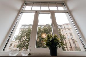 Central Comfort at Hanzas Residence, stay near Cafes, Bars, Museums & Esplanade