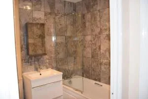 1 Bedroom Apartment Ponders End - Enfield Lock