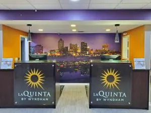 La Quinta by Wyndham Memphis Airport Graceland - بيتسفيل