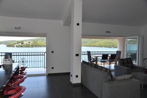 Villa Pina Appartment Chantos