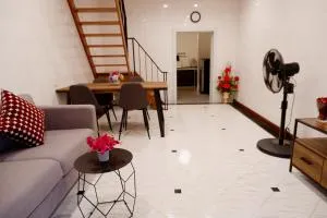 Lisa'House - Khlong San