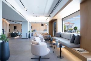 The Alex Monte Kastella, Santikos Collection