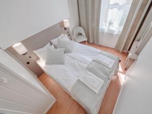 Budget Double Room with small bathroom room in Västervik Guesthouse