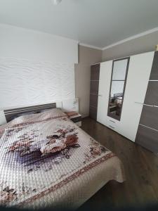 Апартаменти Лесі Українки, Замок