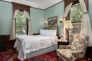 Reese Study Bedroom room in Cedar Crest Inn