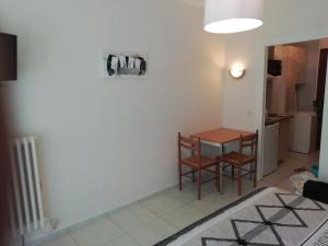 Appartements Agreable Studio Lumineux : photos des chambres