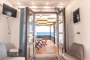 Nisyros White Wave
