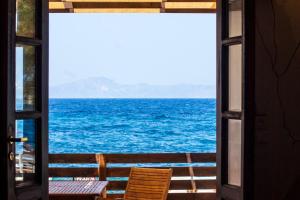Nisyros White Wave