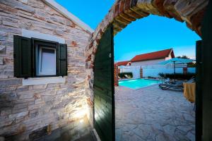 Holiday Home Ikka with swimming pool