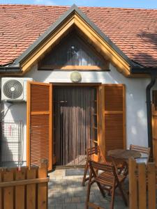 Apartma, Prekmurska vas, Trobentica 32