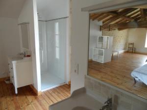 B&B / Chambres d'hotes U CAMPANA : Chambre Lit Queen-Size - Vue sur Jardin