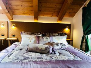 Golden GaPa Penthouse 1