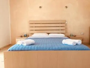 Santa Marina Rooms - Mesargos