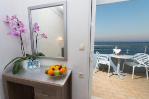 Astron Hotel