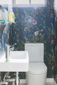 Banana palm luxury cottage