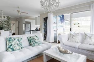 Banana palm luxury cottage